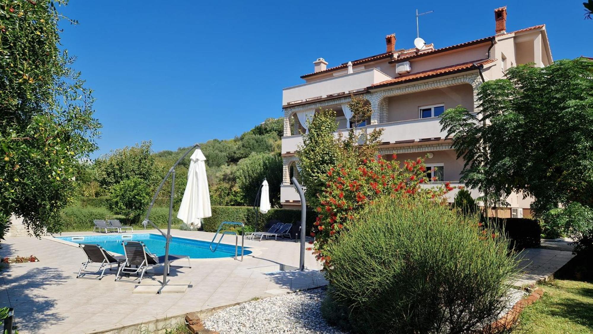 Apartments Renata Banjol Exterior photo