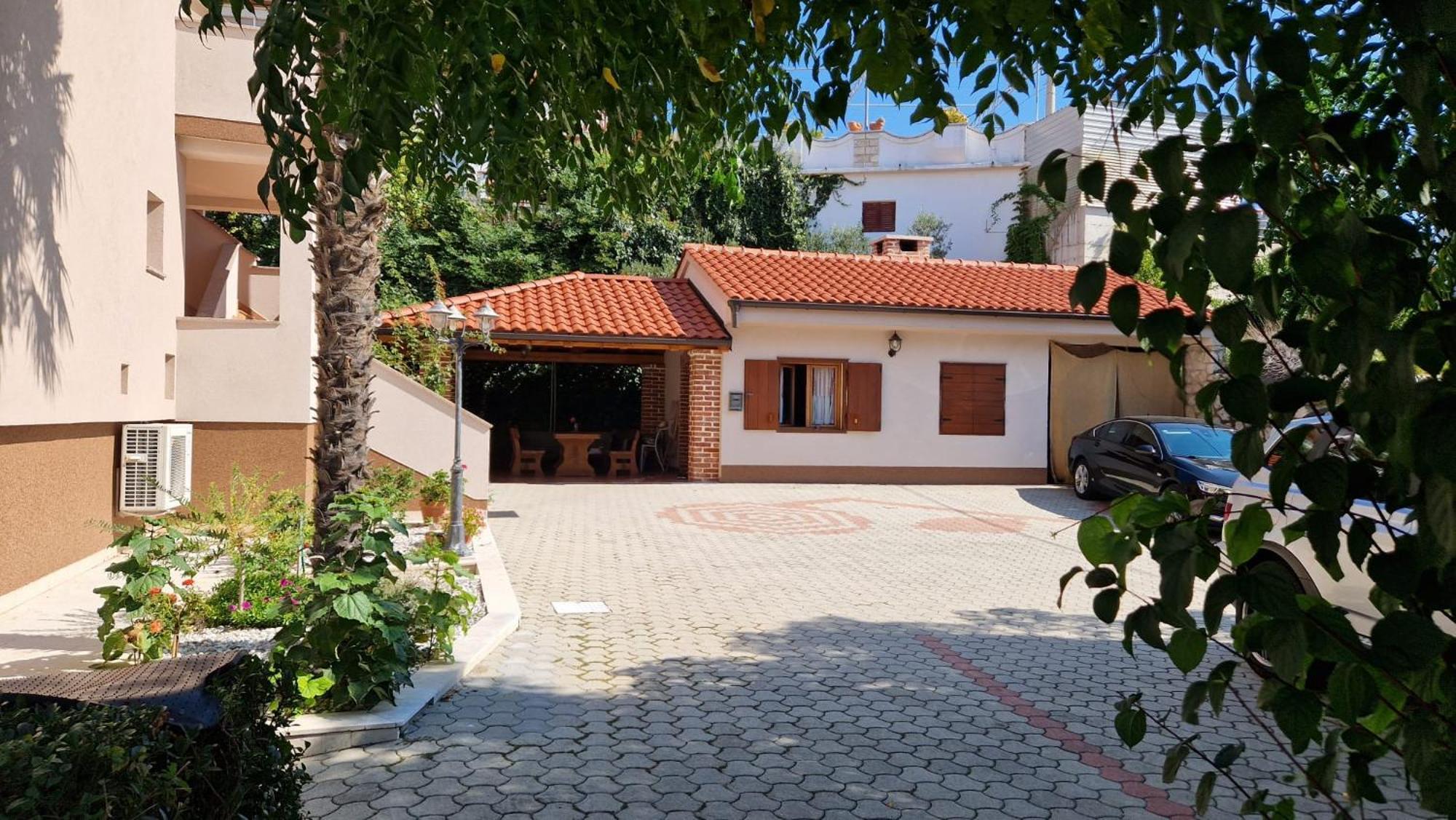 Apartments Renata Banjol Exterior photo