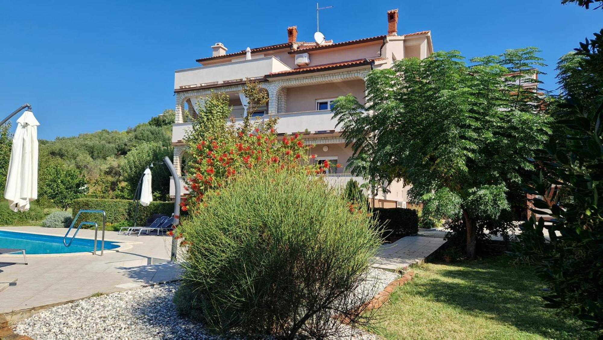 Apartments Renata Banjol Exterior photo