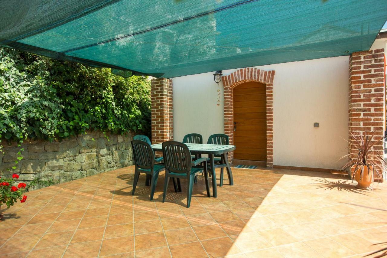 Apartments Renata Banjol Exterior photo