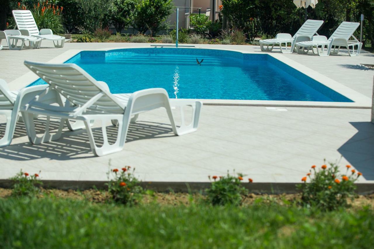 Apartments Renata Banjol Exterior photo