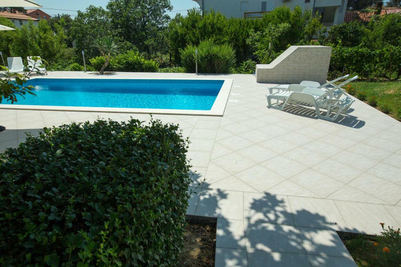Apartments Renata Banjol Exterior photo
