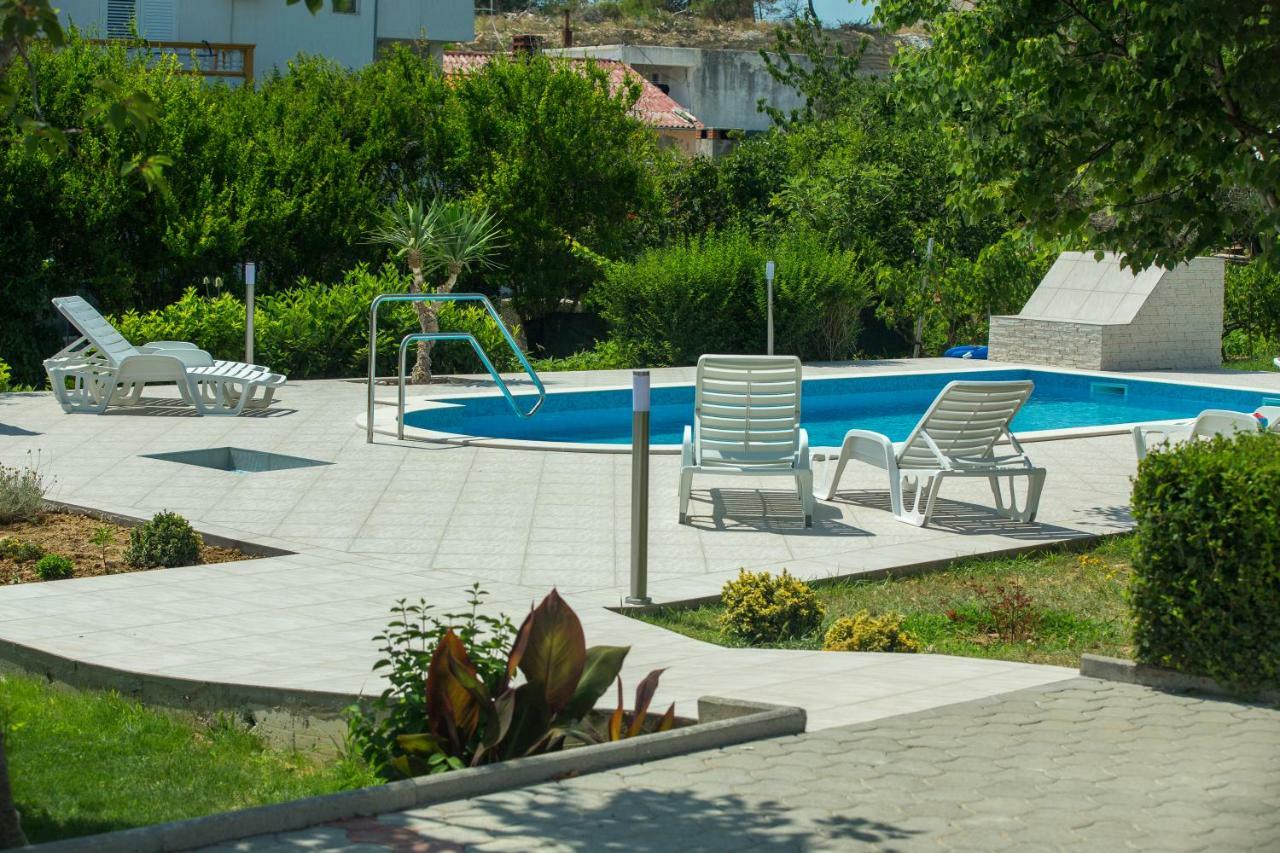 Apartments Renata Banjol Exterior photo