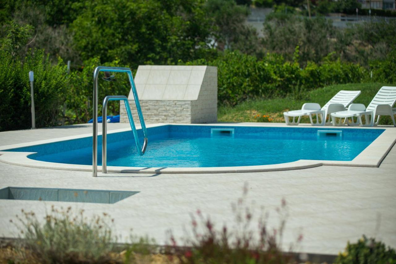 Apartments Renata Banjol Exterior photo